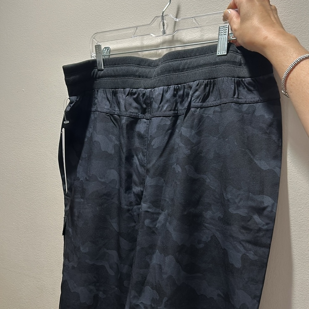 NWT RBX Crop Cargo pants Sz Large Black Camouflage - Picture 5 of 16
